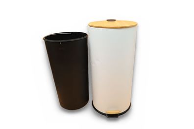 Echtwerk Tretabfalleimer 30 L Skandi Look Weiß mit Bambusdeckel Absenkautomatik