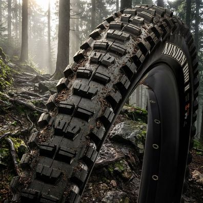 Maxxis Reifen Minion DHR II Downhill 26x2.40 Zoll 61-559 schwarz SuperTacky