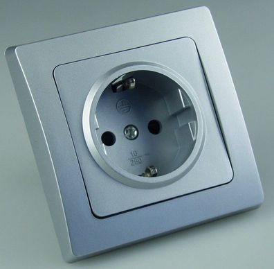ChiliTec DELPHI Schutzkontakt-Steckdose, silber 250V AC / 16A, inkl. Rahmen, Klemmans