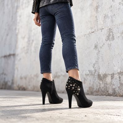 Catwalk Stiefeletten Gr. 38 Schwarz Nieten Spikes Plateau 11,5 cm Absatz Damen