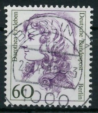 BERLIN DS FRAUEN Nr 824 zentrisch gestempelt X7D4E2E