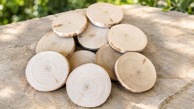10 Stk Baumscheiben aus Edelkastanie 10-12 cm - Deko Holzscheiben zum Basteln