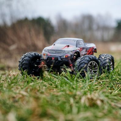 Monstertruck Geländewagen Rennfahrzeug
