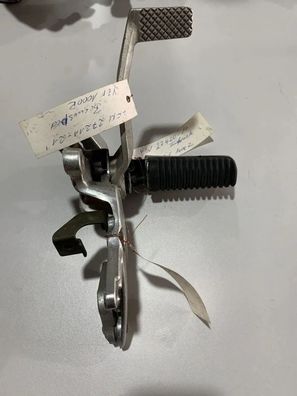 Fußrastenhalter vorne rechts / Holder right Main Step Yamaha YZF6001000R