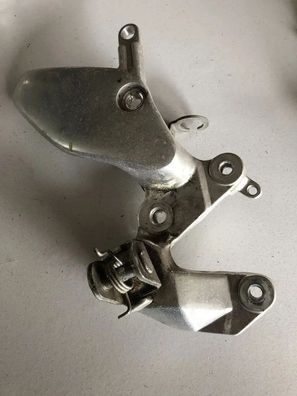 Yamaha YZF 750 R 4FM Bj 1993 - Fussrastenhalter vorne rechts N1978