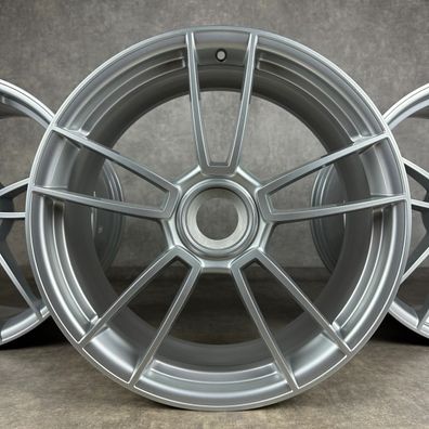 Porsche 992 GTS Felgen 20" + 21" Original Zentralverschluß ZV Silber 992044602BA