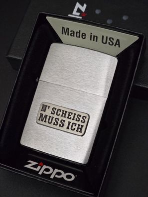 Zippo N´ Scheiss Muss Ich (Custom PIN Style) Emblem, Lighter - Chrom gebürstet #338