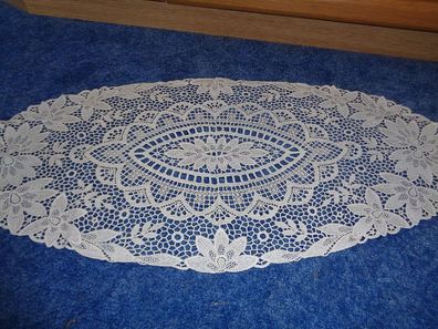 ovale Decke aus Plauener Spitze 60 x30cm