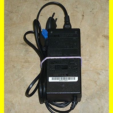 original HP - Netzteil 0957-2262 - Ausgang 32 Volt 2 Ampere
