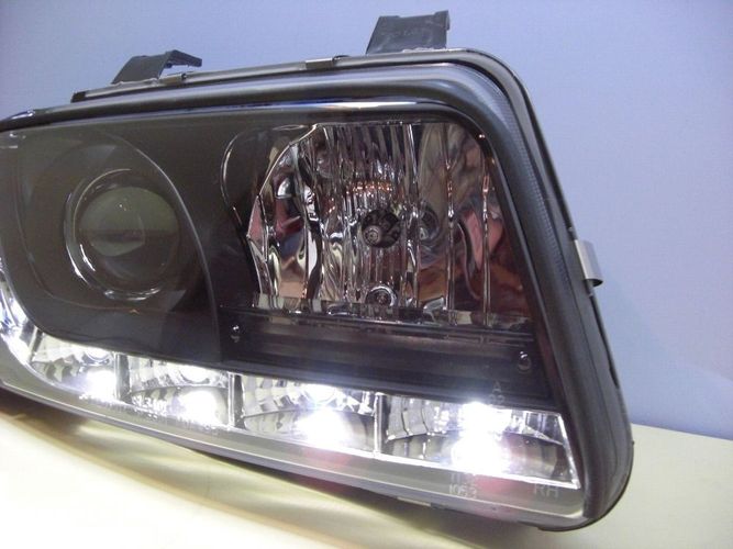 Scheinwerfer mit LED-Tagfahrlicht - Styling