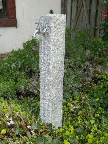 Wasserzapfsäule Granit-Natursteinoptik Wasserzapfstelle Schlauchanschluss Hahn