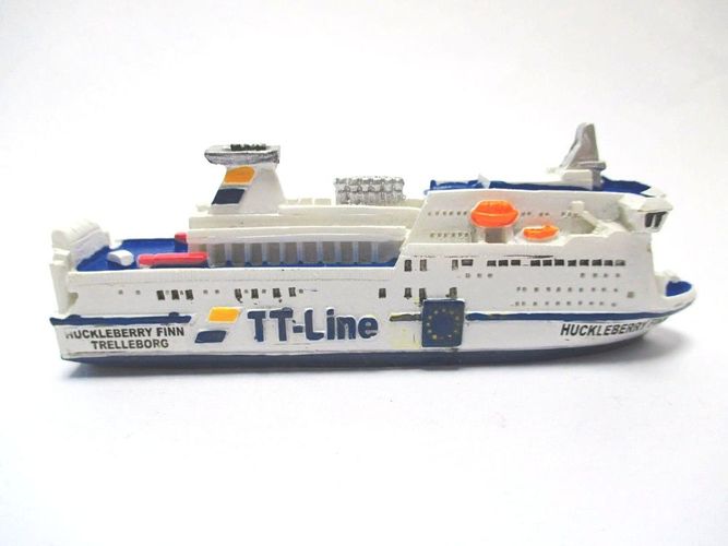 Schiff Fähre Huckleberry Finn Trelleborg TT Line 12 cm Poly Modell Neu 