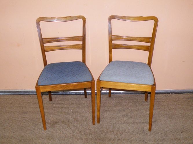  Zwei alte Stühle Küchenstühle aus den 60er Jahren gepolsterte Holzstühle