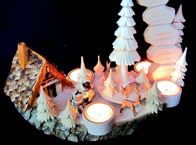 LED Schwibbogen Pyramide geschnitzt Waldmotiv handbemalt Erzgebirge Teelicht