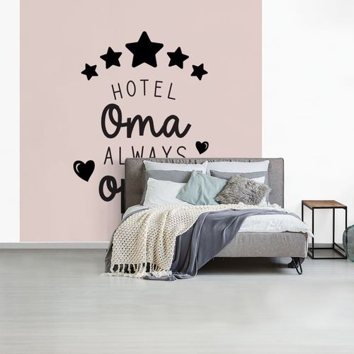 Fototapete 260x260 cm Hotel Oma immer offen Sprichwörter Zitate