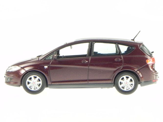 Seat Altea XL dunkel rot metallic Modellauto IXO 1:43 kaufen bei