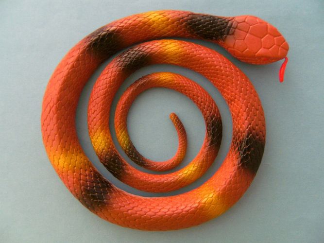 Gummischlange 1,3m Gummi Schlange Reptilien Kriechtier Tricky Spielzeug ❤  е 