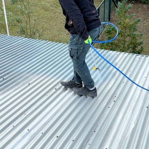 Produktbild von LEVEL+ Dachfarbe Sockelfarbe 20 Kg – Flexibler Dachlack, Ziegelrot, Wasserdicht & UV-beständig