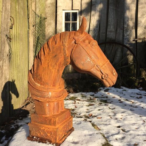 Pferdekopf Skulptur Pfeiler Mauer Dekoration Eingang Pferd Garten