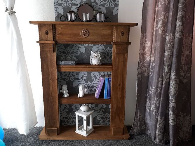 Dekokamin braun mit Fächer, Kaminkonsole, Kaminumrandung, Handarbeit