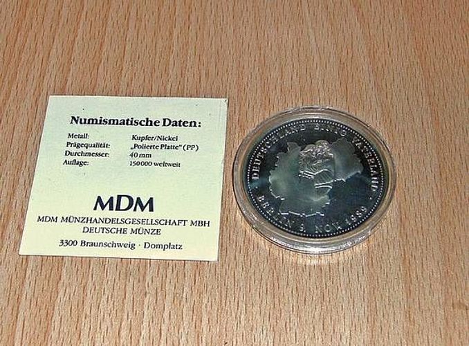 Mdm Gedenk Munze Nur 1990 Deutschland Einig Vaterland Sehr Rar Alt Kaufen Bei Hood De