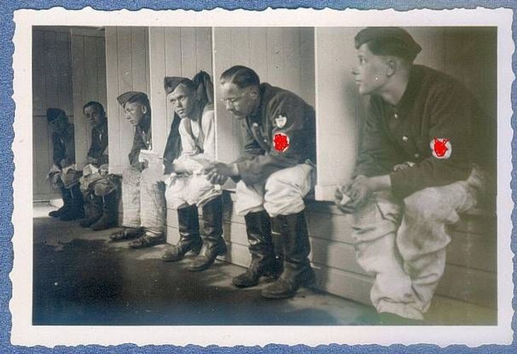 Wkii Foto A Fotoalbum Soldat Rad Gau Vii Latrine Closett Scheisshaus Hose Nude Gebraucht Kaufen Bei Hood De