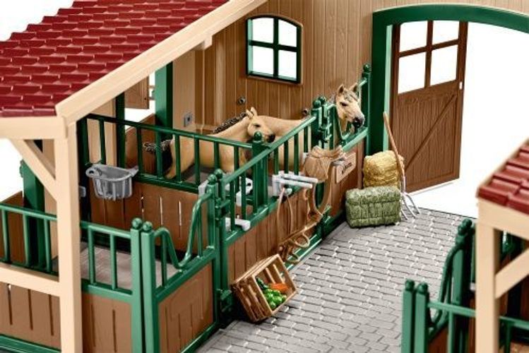 Schleich® 42195 Pferdestall mit Pferden und Zubehör NEU /& OVP