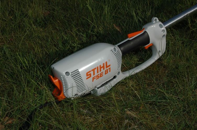 Stihl FSE 81 FSE81 Elektro Motorsense Freischneider mit Fadenkopf NEU