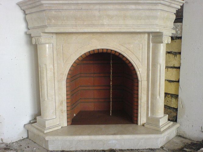Marmorkamin, Kamin aus Marmor, Kaminumrandung aus Marmor, Marmor