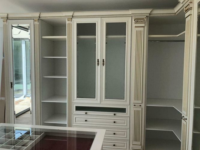 Begehbarer Kleiderschrank Schrank XXL mit Insel Wand Einbau Schränke