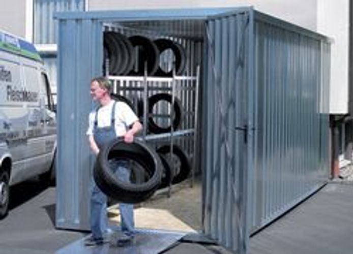 Reifenlager Reifen Lager Lagerraum Reifenhalle Schuppen Werkstatt