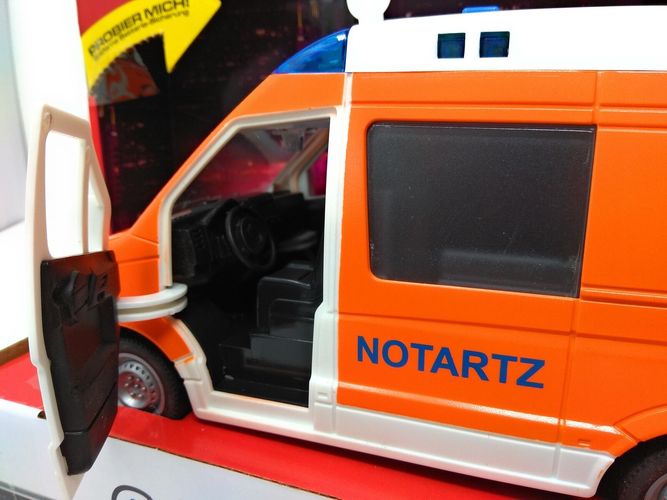 Krankenwagen Notarzt Blaulicht Sirene Rettungswagen Krankenwagen Notarzt Blaulicht Sirene Rettungswagen