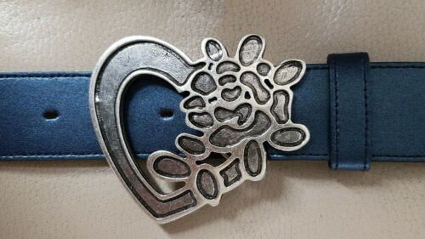 Umjubelt Herz Mit Blume Heard Liebe Gurtelschnalle Gurtelschliesse Buckle 8x9 5cm Kaufen Bei Hood De Farbrichtung Silber Material Metall