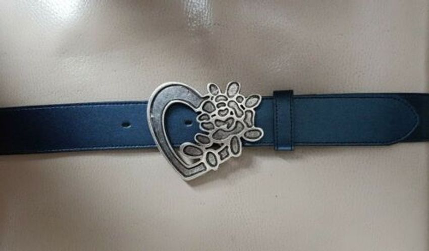 Umjubelt Herz Mit Blume Heard Liebe Gurtelschnalle Gurtelschliesse Buckle 8x9 5cm Kaufen Bei Hood De Farbrichtung Silber Material Metall