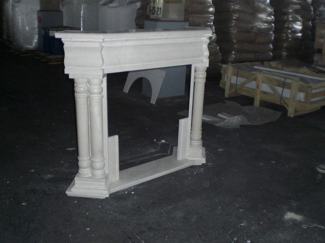 Marmorkamin, Kaminumrandung aus Marmor, Kamin aus Natur Marmor, Kamin