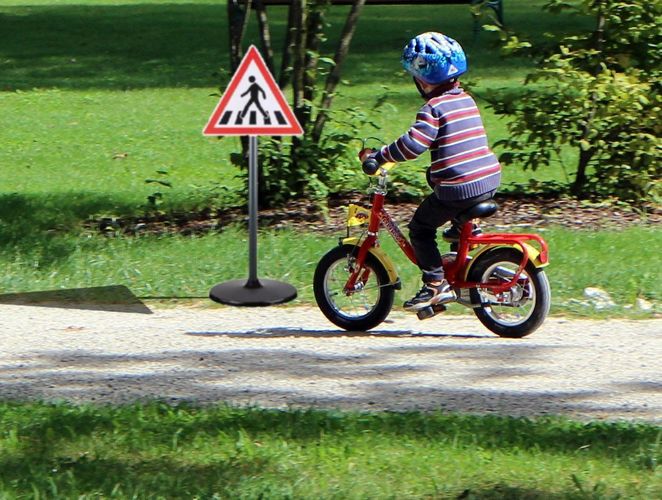 Verkehrszeichen 5tlg Schilder Set Kinder Verkehrserziehung 65cm Verkehrsschilder Kaufen Bei Hood De