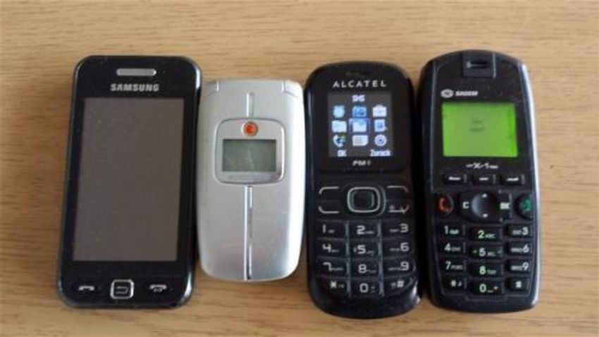 4 Alte Handys Samsung Sagem Alcatel Fur Bastler Kaufen Bei Hood De